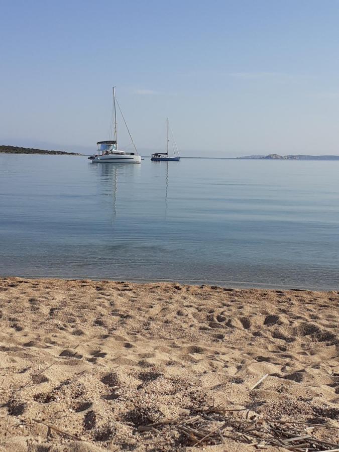 Agriturismo Gli Olivastri, Appartamento La Rosa Dei Venti Con Piscina E Solarium , Vista Mare ,Climatizzatore ,Wifi Aglientu Luaran gambar